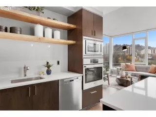 Photo #4: 21214695 Listing