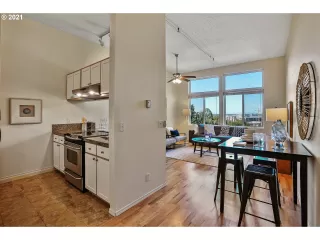 Photo #4: 21214754 Listing