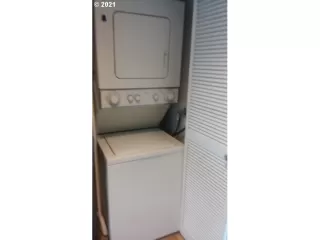 Photo #4: 21215552 Listing