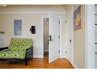 Photo #3: 21215559 Listing 