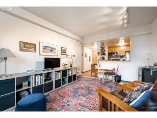 Photo #4: 21216114 Listing