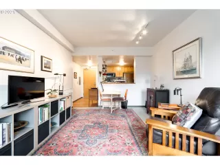 Photo #5: 21216114 Listing