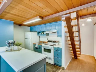 Photo #3: 21216917 Listing