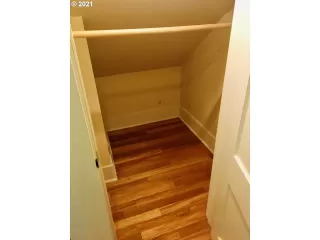 Photo #6: 21217067 Listing