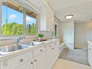 Photo #2: 21217403 Listing 