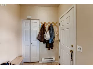 Photo #4: 21217826 Listing 