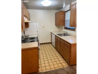 Photo #2: 21217917 Listing