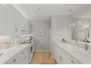 Photo #2: 21218175 Listing 