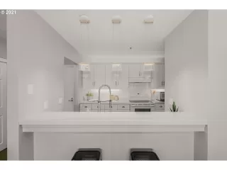 Photo #6: 21218175 Listing 