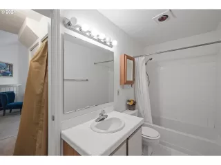 Photo #2: 21218284 Listing