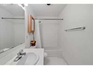 Photo #3: 21218284 Listing