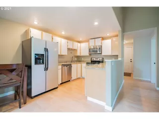 Photo #2: 21218605 Listing