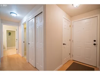 Photo #6: 21218605 Listing