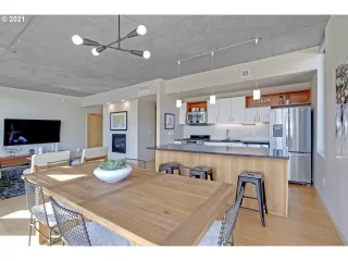 Photo #2: 21218954 Listing 