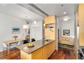 Photo #3: 21219093 Listing