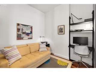 Photo #6: 21219093 Listing