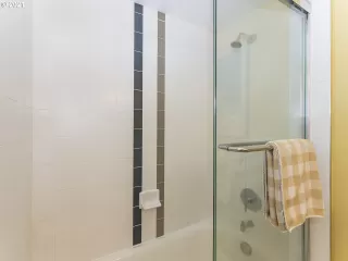 Photo #3: 21220818 Listing