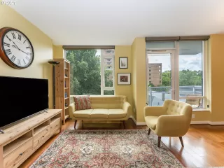 Photo #5: 21220818 Listing