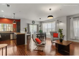 Photo #2: 21221046 Listing 