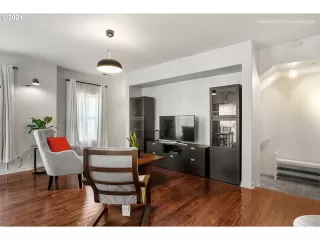 Photo #3: 21221046 Listing 