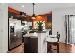 Photo #6: 21221046 Listing 