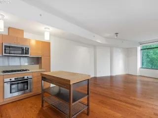 Photo #6: 21221154 Listing 