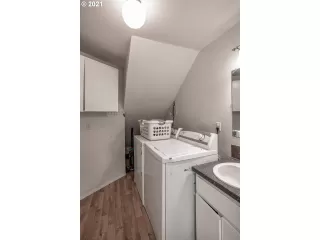 Photo #2: 21221306 Listing