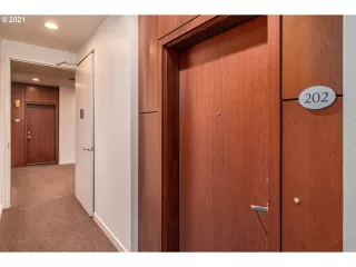 Photo #2: 21221636 Listing