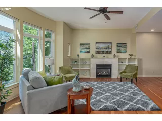 Photo #6: 21221636 Listing