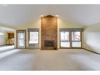 Photo #2: 21221677 Listing 