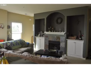 Photo #5: 21221846 Listing 