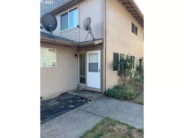 MLS: 21222175 Condo For Sale