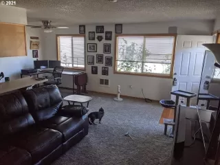 Photo #3: 21222175 Listing