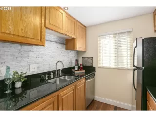 Photo #4: 21223167 Listing