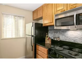 Photo #5: 21223167 Listing