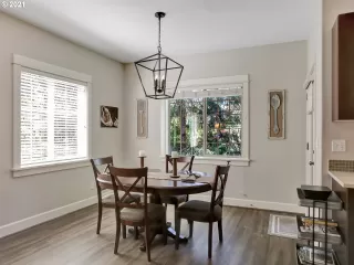 Photo #4: 21223915 Listing