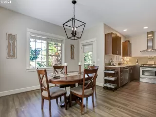 Photo #5: 21223915 Listing