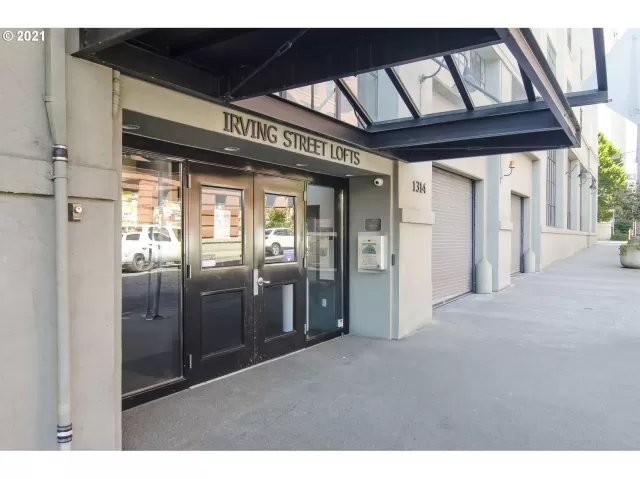 MLS: 21224252 Condo For Sale