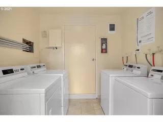 Photo #3: 21225288 Listing