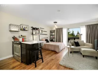 Photo #6: 21225288 Listing