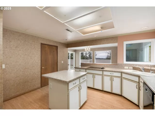 MLS: 212254291 Condo For Sale