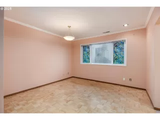 Photo #2: 212254291 Listing