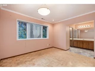 Photo #3: 212254291 Listing