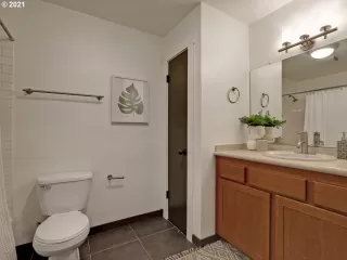 Photo #4: 21225969 Listing