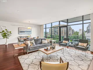 Photo #5: 21226946 Listing