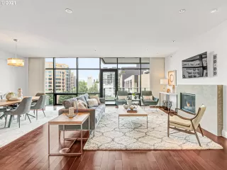 Photo #6: 21226946 Listing