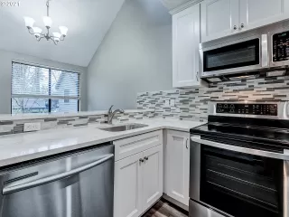 Photo #2: 21227333 Listing