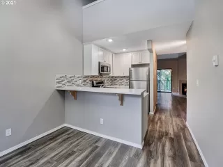 Photo #3: 21227333 Listing