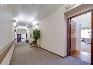 Photo #2: 21227498 Listing