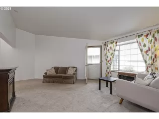 Photo #5: 21227498 Listing